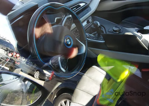 2019 BMW I8 z USA, uszkodzony, nr VIN WBY2Z6C55K7D08429